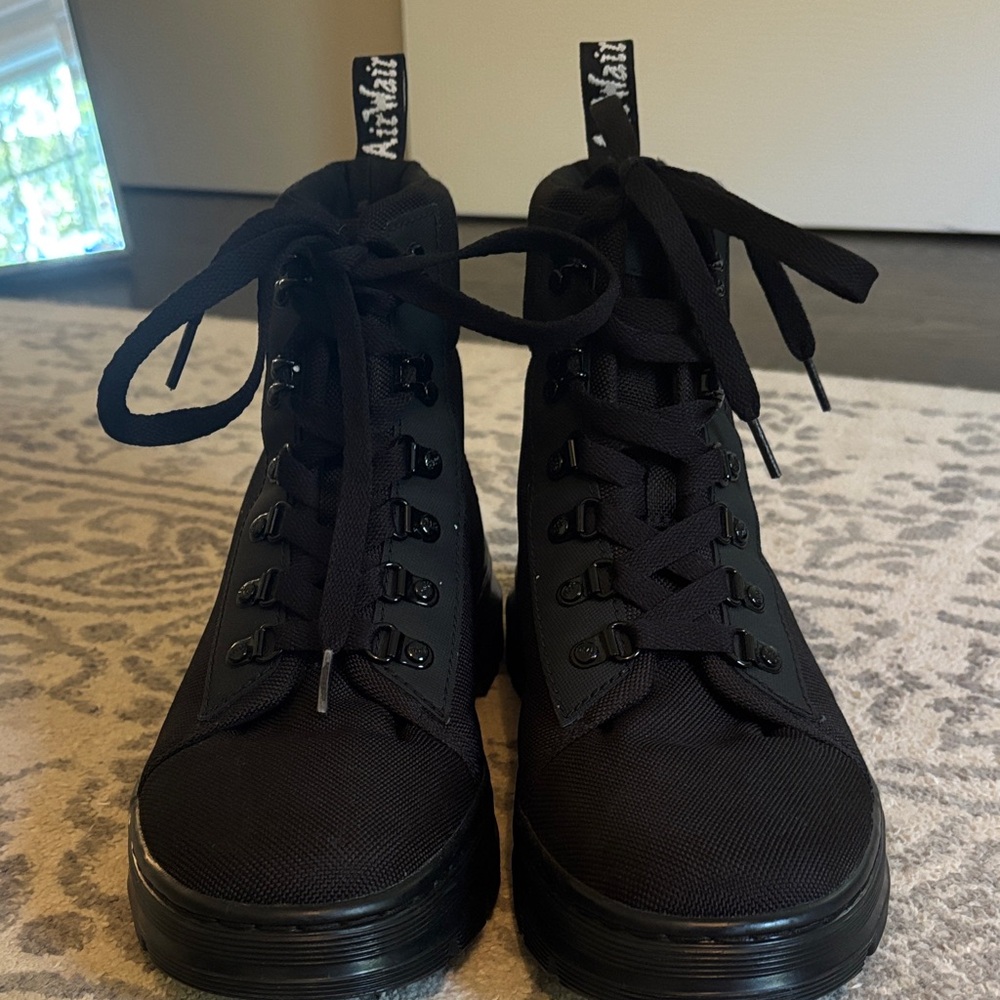 Dr. Martens Combs